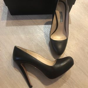PRADA black leather shoes 38